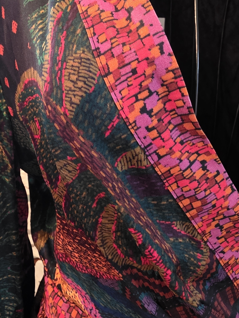 FARM Rio Forest Tapestry Mini Wrap Dress - Picture 4 of 12
